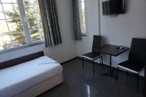Hostal Seaside Guest Rooms