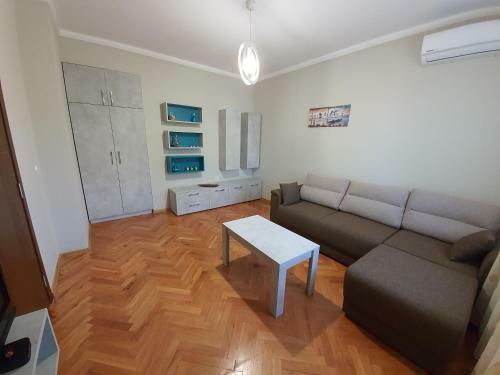 Danny Apartment