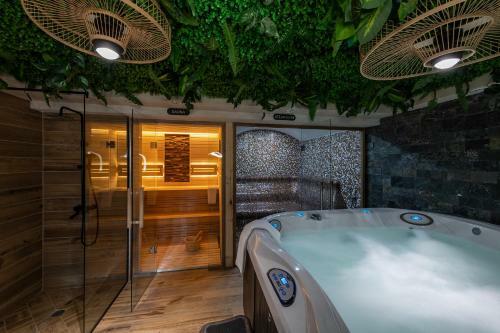 Hotel Utopia Forest