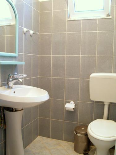 Hostal Q Bay Apartments