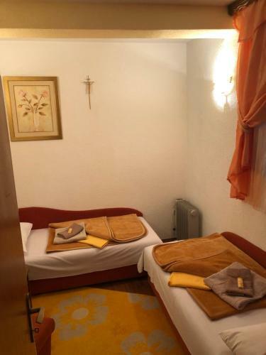 Hostal Pansion Lazine
