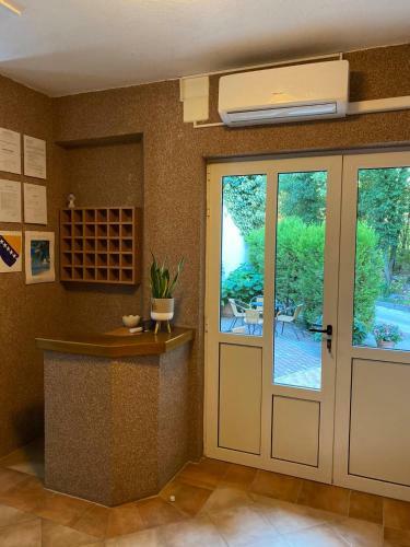 Hostal Pansion Lazine