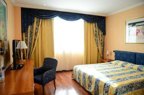 River Palace Hotel