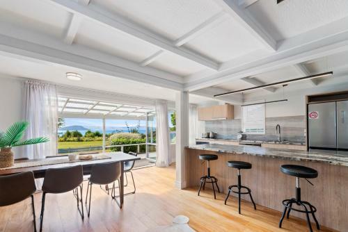 Absolutely Shore - Ngongotaha Holiday Home