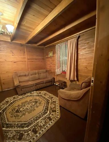 ????? ????/wooden House