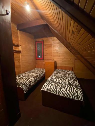 ????? ????/wooden House