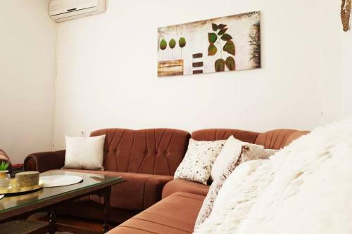Lamiya?s 2 Bedroom Apartment