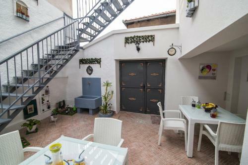 Love Apartments