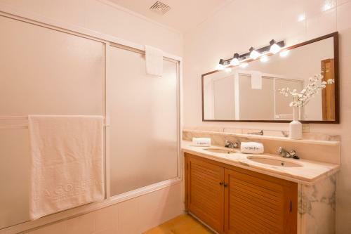 4 Cantons - La Goleta Villas