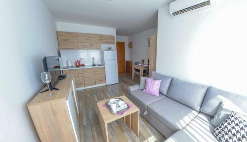 Golden View Apartments