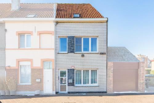 Great Holiday House For 6 People At Blankenberge