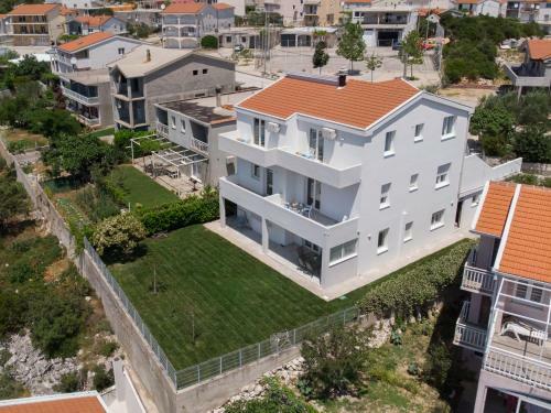 Apartmani Mate Neum