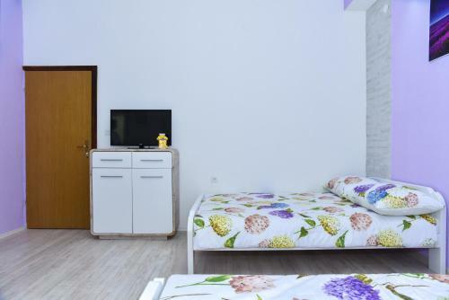 Villa Holiday Home With 4 Studio Apartments