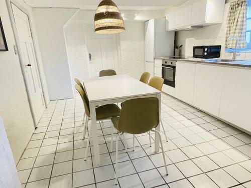 Aday - Aalborg Mansion - Charming 3 Bedroom Apartment
