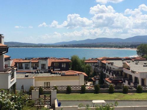 Apartment At St. Nicholas Complex-igora