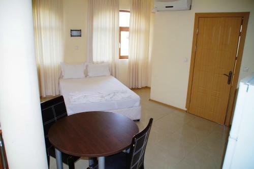 Azura Garden Apartments
