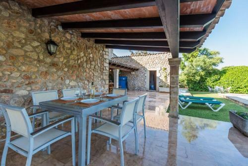 Cuixach - Stone Mallorcan Villa In Pollensa