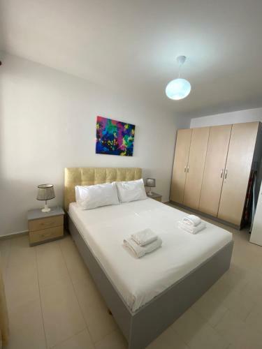 Sunny Bay Apartments