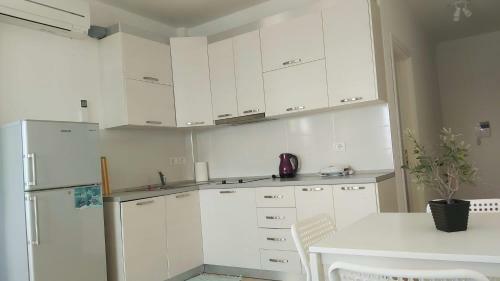 Apartamento White Sea View Residence