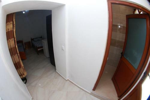 Hostal Isufi Guest Houses