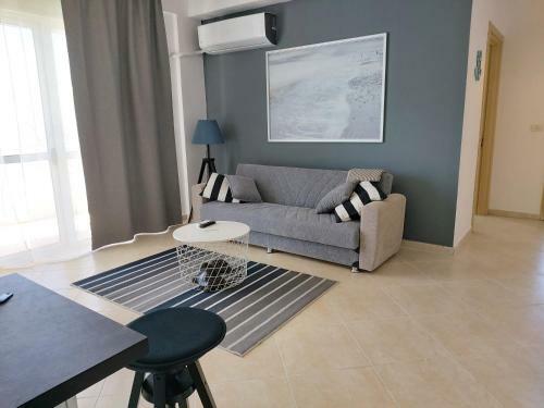 Beautiful Sea View Apartment- Perfect Location