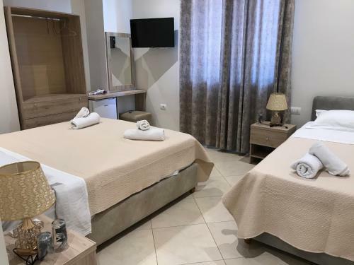 Deni's Hotel