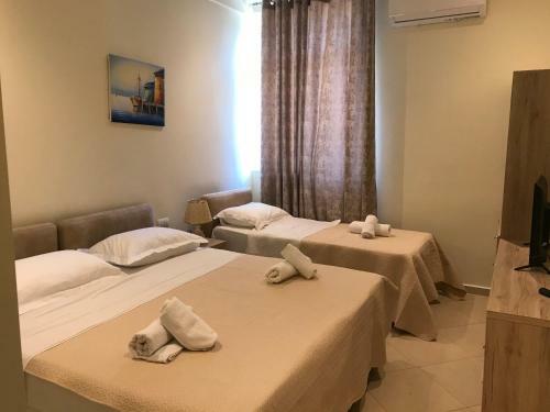 Deni's Hotel