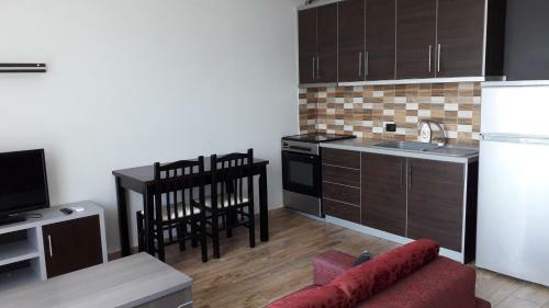 Denis Apartments