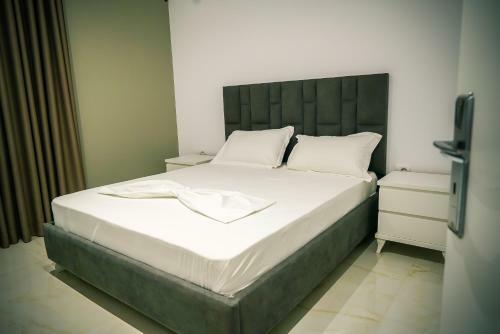 Sela Apartments