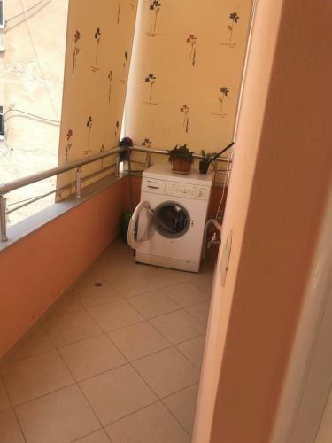 Smartly Priced Apartment Near The Beach