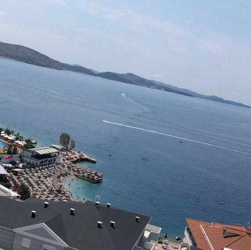 Beachfront Apartment Saranda Terraces