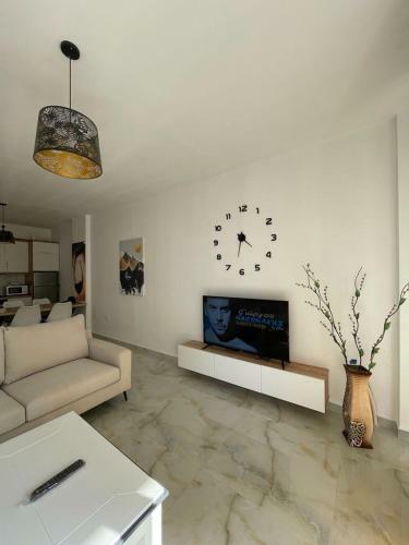 Beachfront Apartment Saranda Terraces