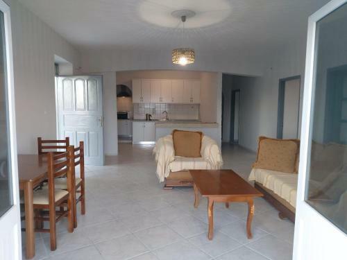 Toma's Apartment- 3 Bedrooms