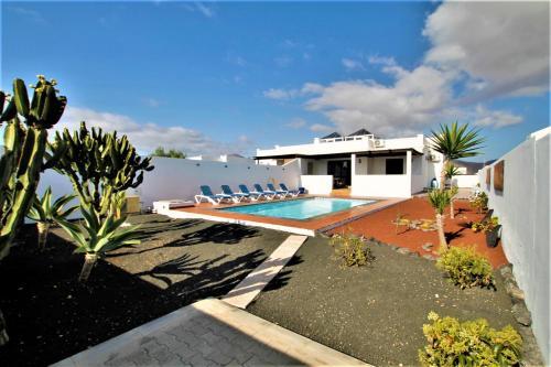 Villa Con Piscina Climatizada El Cobre 22