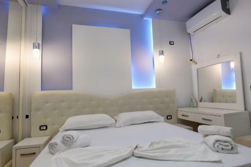 A Luxury 3-bedrooms Apartment Sarande 21