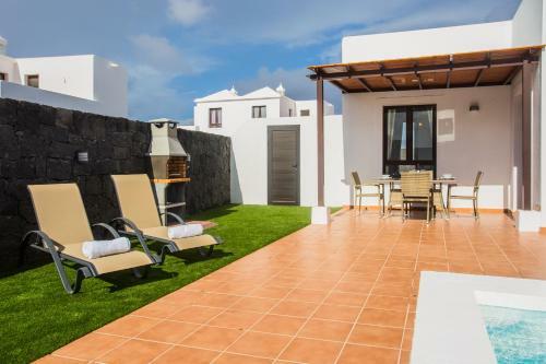 Impeccable 2-bed Villa In Playa Blanca