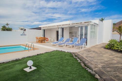 Remarkable 2-bed Villa In Playa Blanca