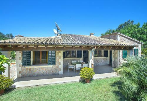 Charming Villa Pau With Great Views