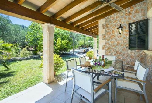Charming Villa Pau With Great Views