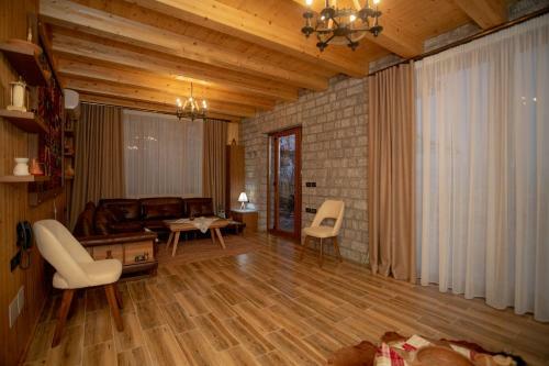 Hotel Old House