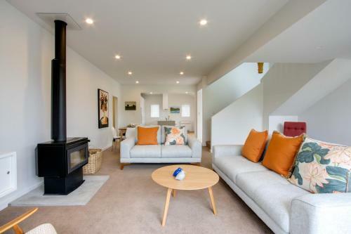 Bluff Hill Beauty - Bluff Hill Holiday Home