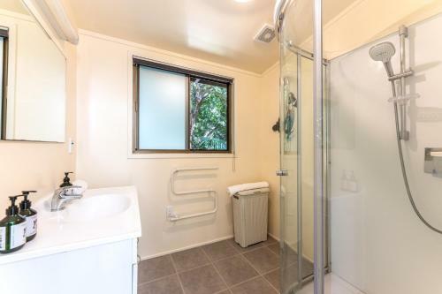 Treetops - Forest Retreat- Near Onetangi Beach