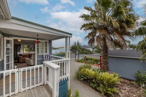 Large Renovated Opononi Beach House