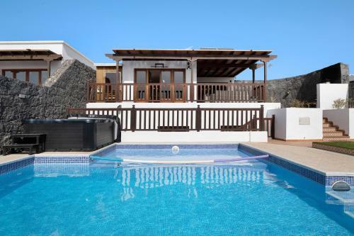 Villa Peaky