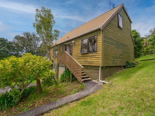 Tui's Grove - Onemana Holiday Home