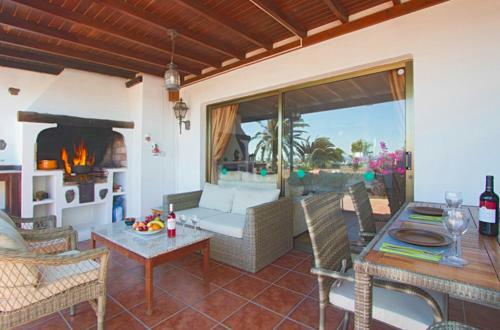 Villa Rondas With Sea View And Jacuzzi