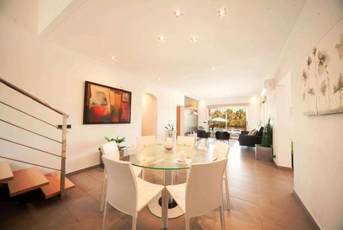 Villa Embat