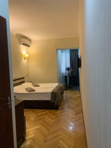 Bed & Breakfast Hotel Tigran Mec