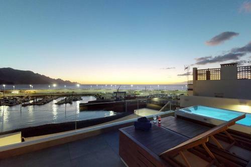 Ocean Views & Rooftop Jacuzzi In Agaete