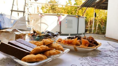 Hostal Flora's Guest House